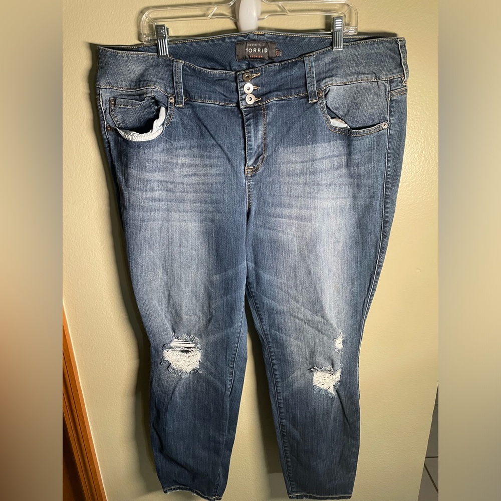 Torrid Jeans Womens 24 Blue Bombshell Skinny Leg Distressed Crop Premium A031